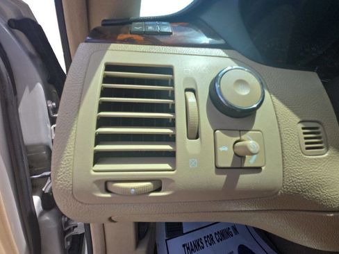 Used 2008 Cadillac DTS image 14