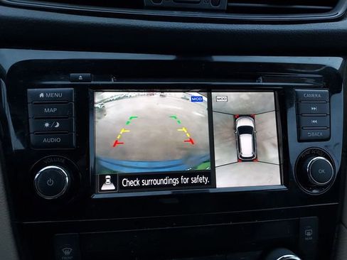 Used 2018 Nissan Rogue SL w/ Premium Package image 26