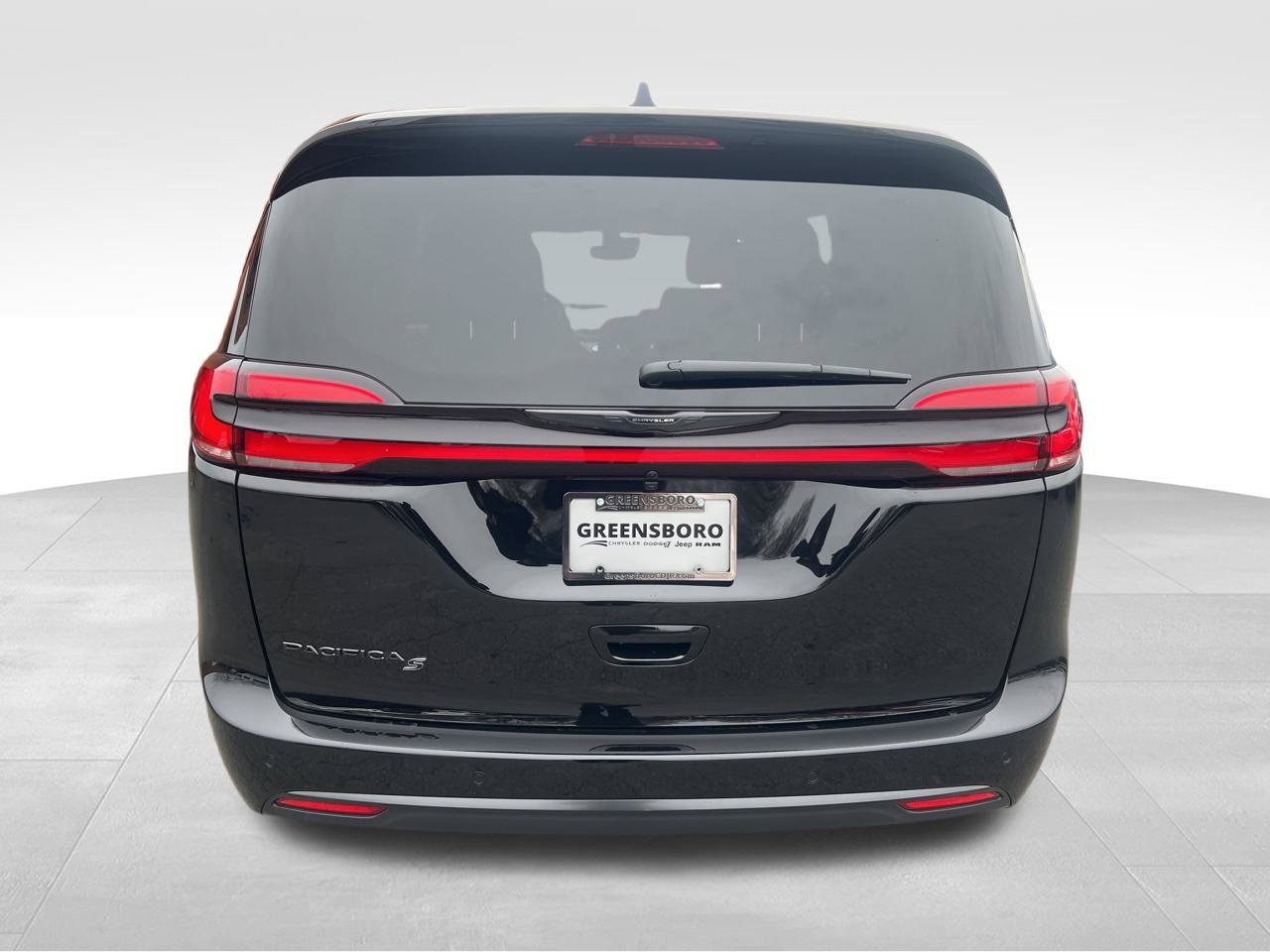 New 2026 Chrysler Pacifica Select w/ S Appearance Package FWD image 4