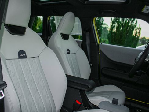 Used 2025 MINI Cooper S image 31