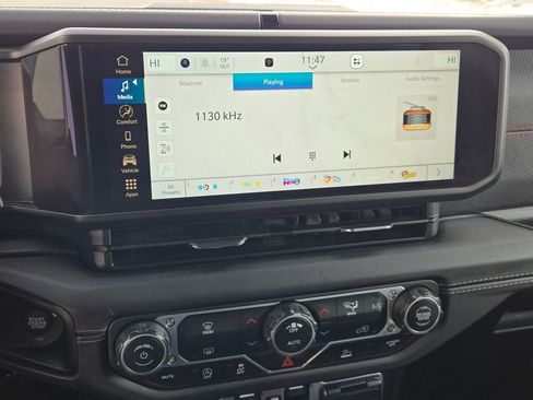 Used 2025 Jeep Wrangler Unlimited Rubicon image 24