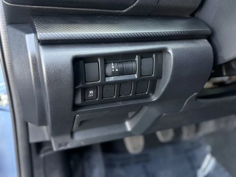 Used 2022 Subaru Crosstrek 2.0i Premium image 24