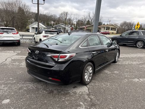 Used 2017 Hyundai Sonata SE image 3