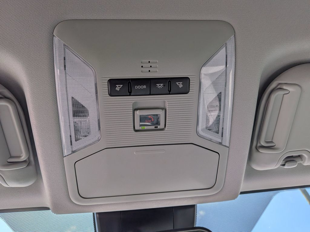 Used 2021 Toyota RAV4 XLE FWD image 22