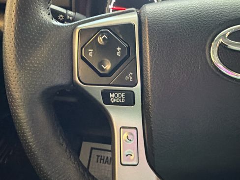 Used 2022 Toyota 4Runner Limited AWD/4WD image 38
