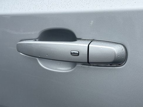 Used 2020 Chevrolet Traverse LS FWD image 14