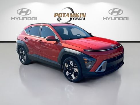 Used 2024 Hyundai Kona SEL FWD image 3