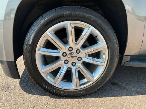 Used 2018 Chevrolet Suburban LT AWD/4WD image 42