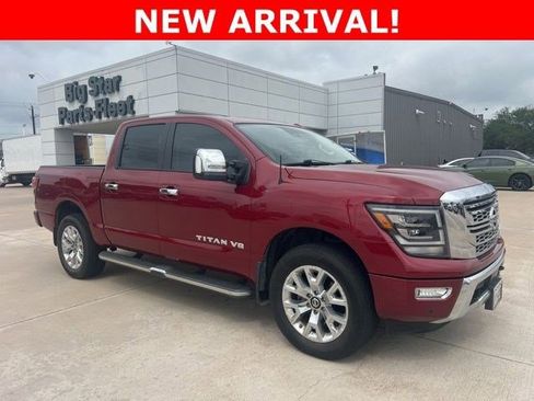 Used 2020 Nissan Titan SL w/ Moonroof Package AWD/4WD image 2