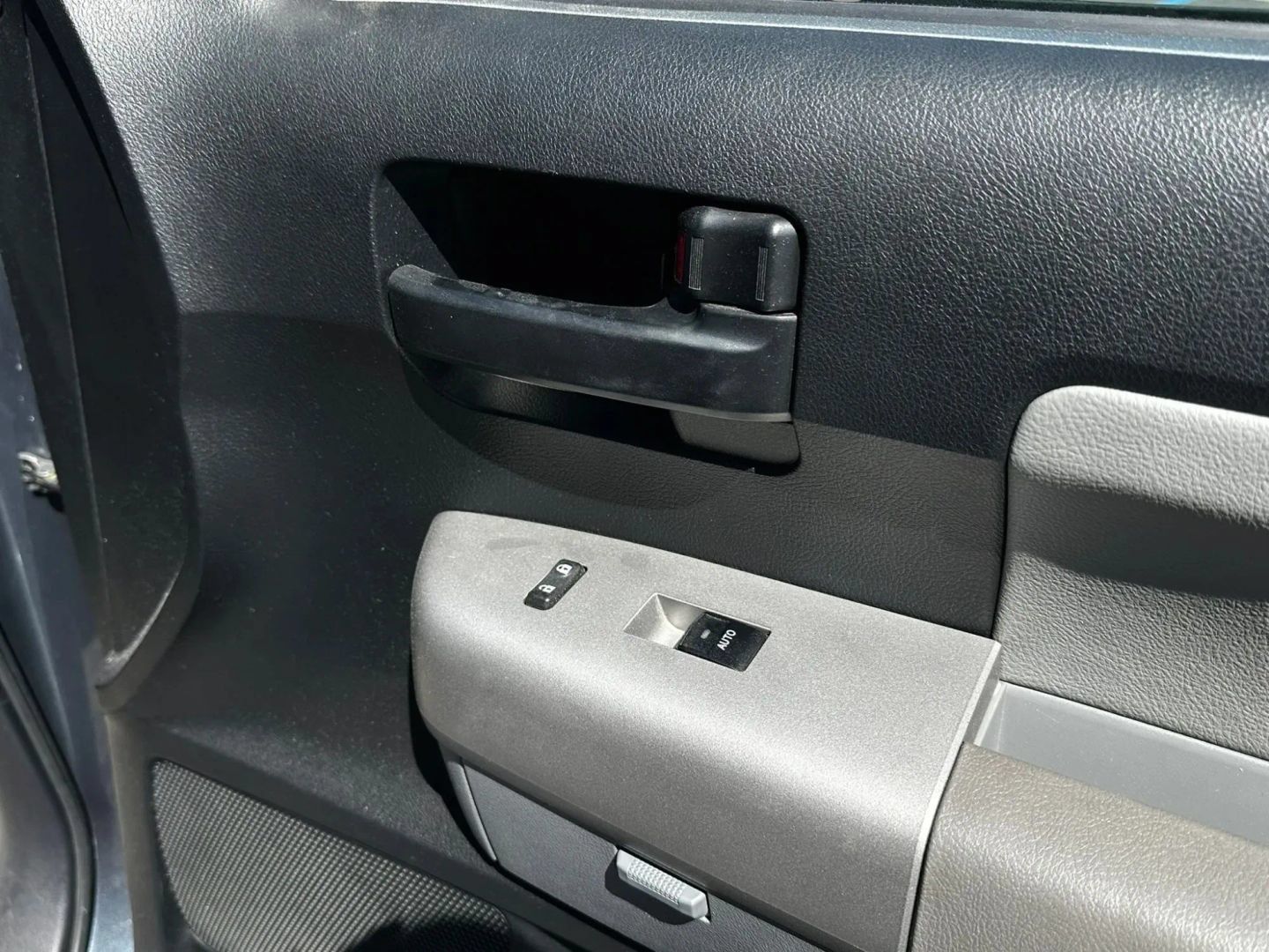 Used 2008 Toyota Sequoia SR5 RWD image 16