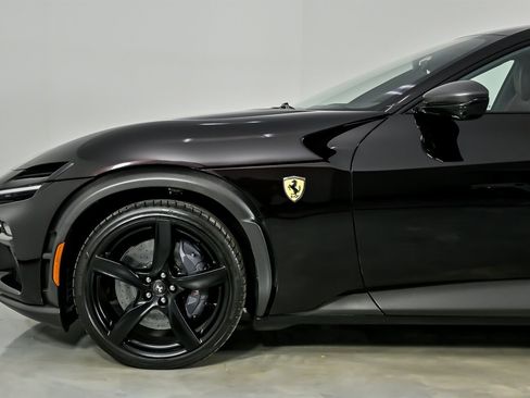 Used 2024 Ferrari Purosangue image 8
