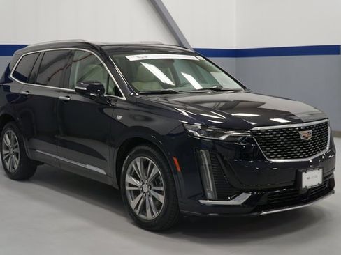 Used 2022 Cadillac XT6 Premium Luxury w/ Technology Package image 8