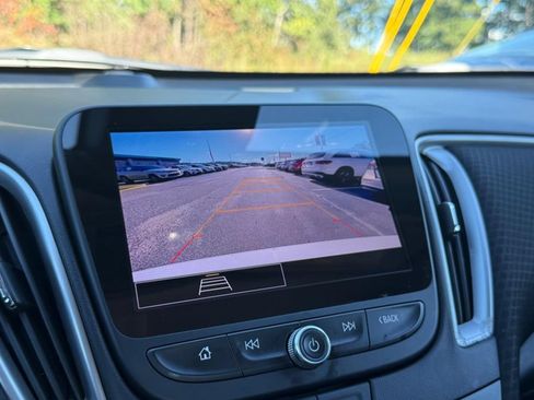 Used 2025 Chevrolet Malibu LT FWD image 22