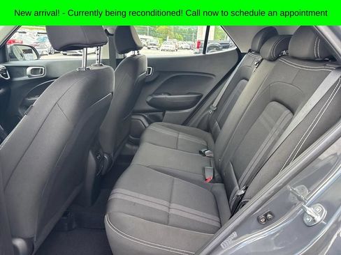 Used 2024 Hyundai Venue SEL FWD image 10