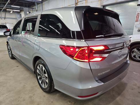 Used 2024 Honda Odyssey EX-L image 2