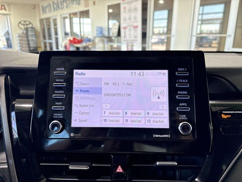 Used 2024 Toyota Camry SE w/ Convenience Package image 17