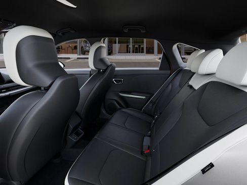 New 2026 Kia K4 GT-Line image 18