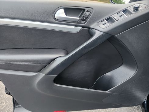 Used 2016 Volkswagen Tiguan R-Line FWD image 23