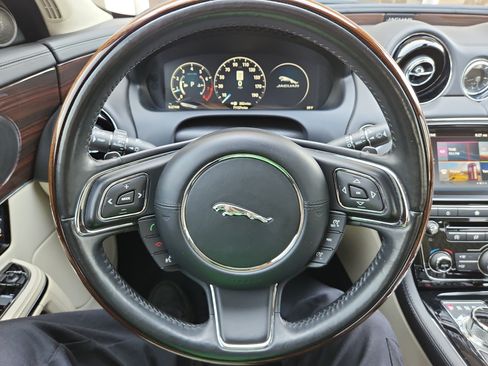 Certified 2016 Jaguar XJ L Portfolio AWD/4WD image 7