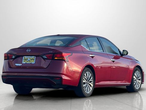 Used 2024 Nissan Altima 2.5 SV image 5