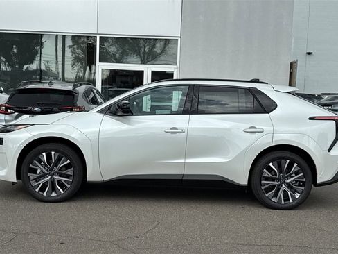 New 2026 Subaru Solterra Limited XT image 8