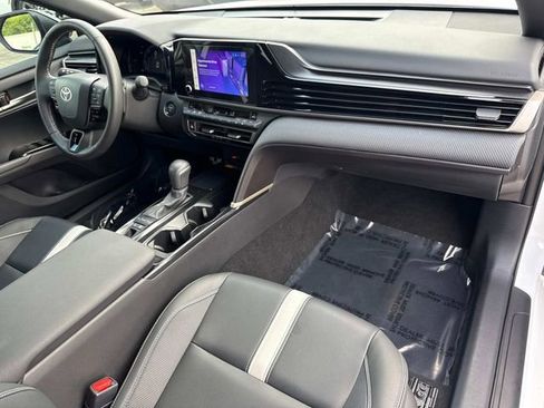 Used 2025 Toyota Camry SE FWD image 18
