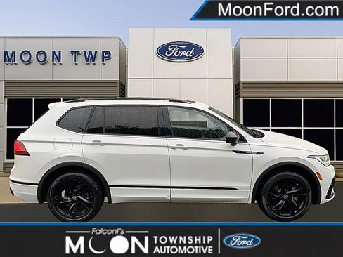 Used 2023 Volkswagen Tiguan SE R-Line FWD image 1