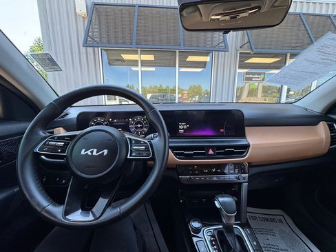 Used 2024 Kia Seltos EX AWD/4WD image 10