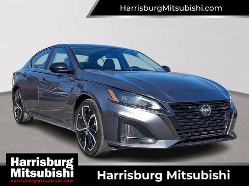 Used 2023 Nissan Altima 2.5 SR image 1