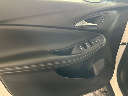 Used 2025 Buick Encore GX Preferred image 18