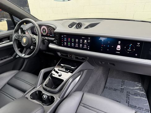 Used 2024 Porsche Cayenne Turbo image 54