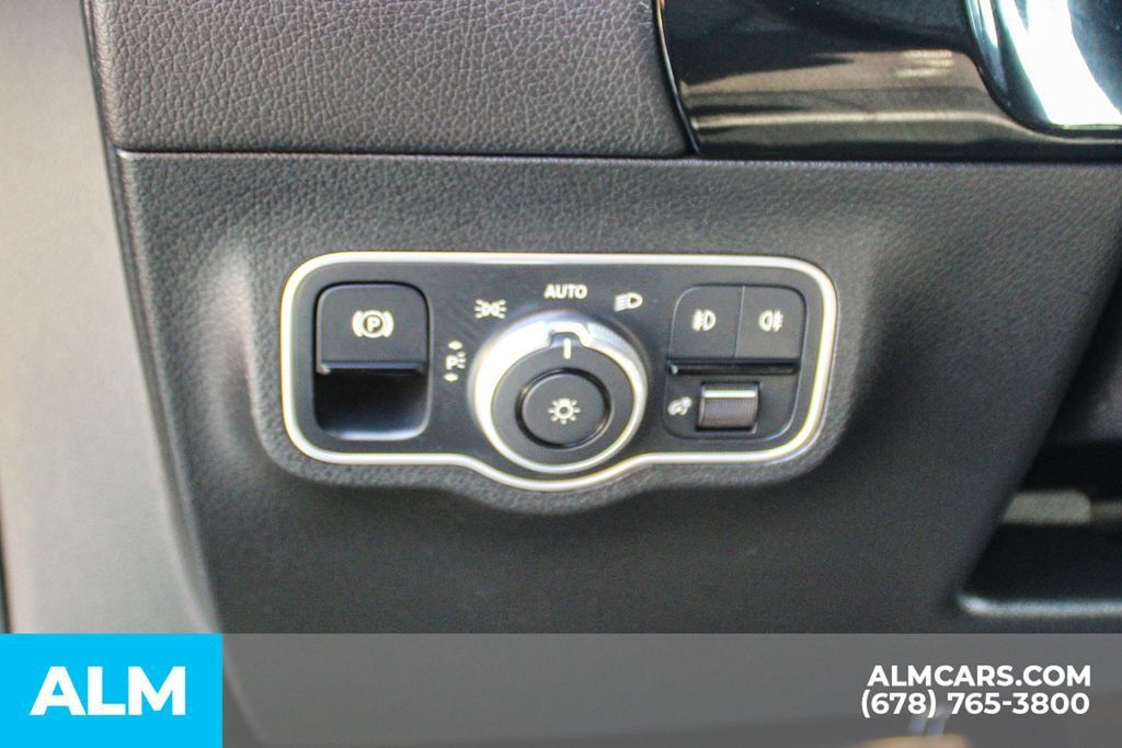 Used 2025 Mercedes-Benz GLA 250 image 31