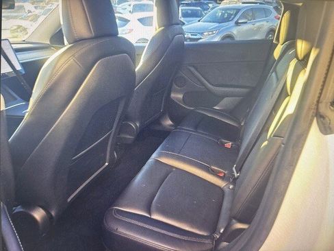 Used 2021 Tesla Model Y Long Range image 10