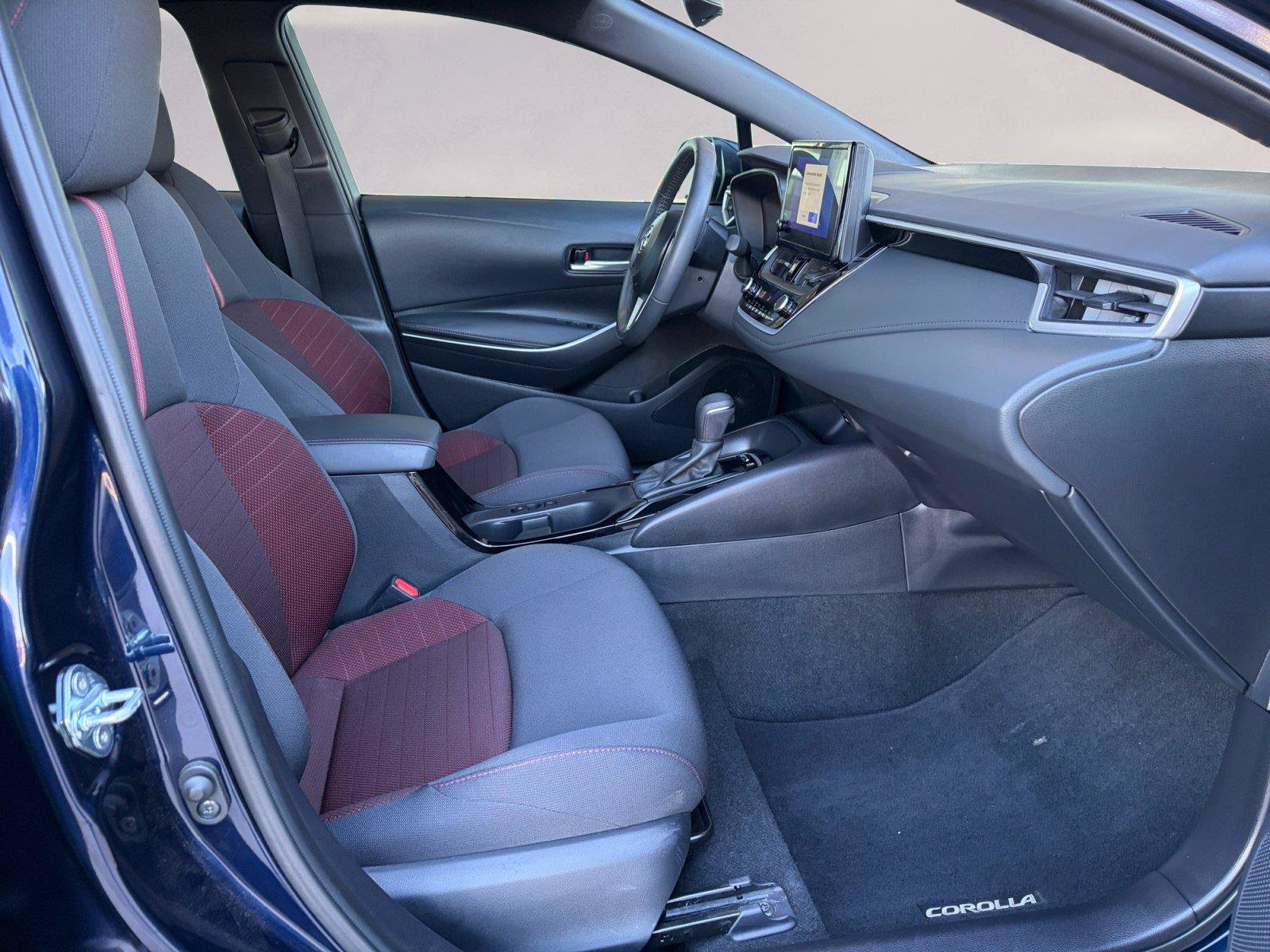 Used 2024 Toyota Corolla SE FWD image 15
