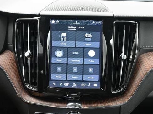 Used 2023 Volvo XC60 B5 Ultimate w/ Climate Package FWD image 17