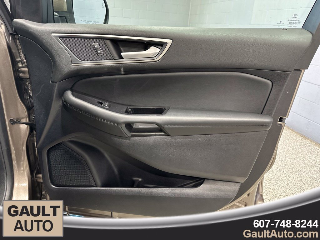 Used 2019 Ford Edge SEL w/ Equipment Group 201A AWD/4WD image 17