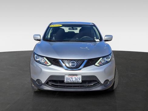 Used 2018 Nissan Rogue Sport S image 2