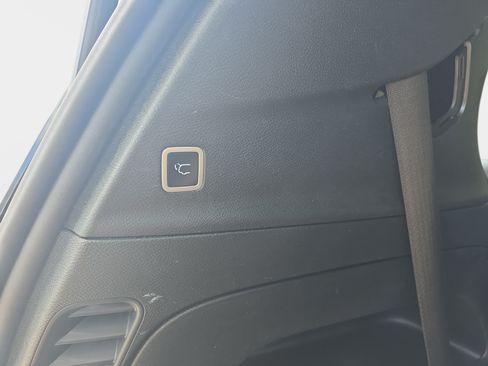 Used 2023 Chrysler Pacifica Touring-L w/ S Appearance Package FWD image 28