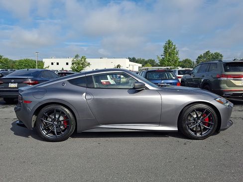 Certified 2024 Nissan Z Performance w/ Floor Mat Package RWD image 7