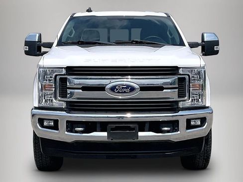 Used 2019 Ford F250 XLT w/ XLT Premium Package AWD/4WD image 3