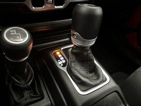 Used 2021 Jeep Wrangler Unlimited Sport image 24