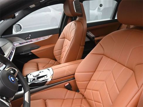 New 2025 BMW i7 xDrive60 w/ Executive Package image 19