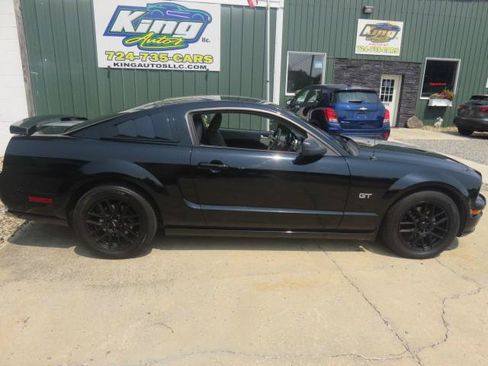 Used 2006 Ford Mustang GT RWD image 8