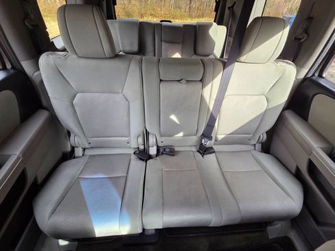 Used 2015 Honda Pilot LX image 17