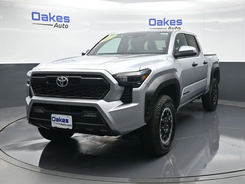 Used 2025 Toyota Tacoma TRD Off-Road image 4