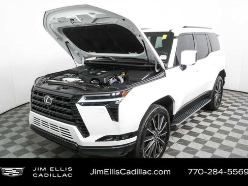Used 2024 Lexus GX 550 w/ Accessory Package (2T) AWD/4WD image 34