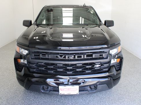 Used 2024 Chevrolet Silverado 1500 Custom RWD image 3