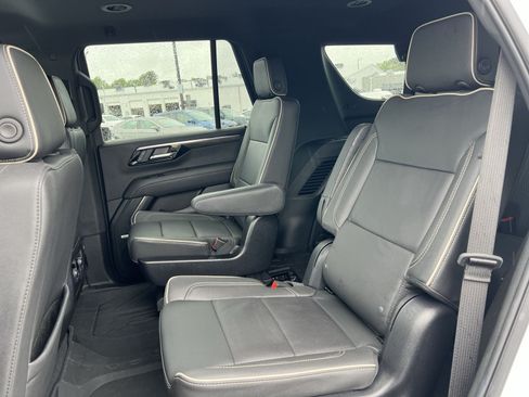 Used 2025 Chevrolet Tahoe Premier AWD/4WD image 24