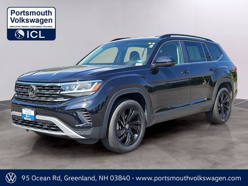 Used 2023 Volkswagen Atlas SE w/ Black Wheel Package AWD/4WD image 1