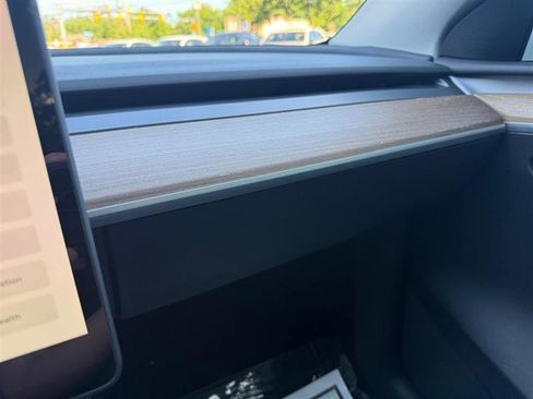 Used 2022 Tesla Model Y Performance AWD/4WD image 28
